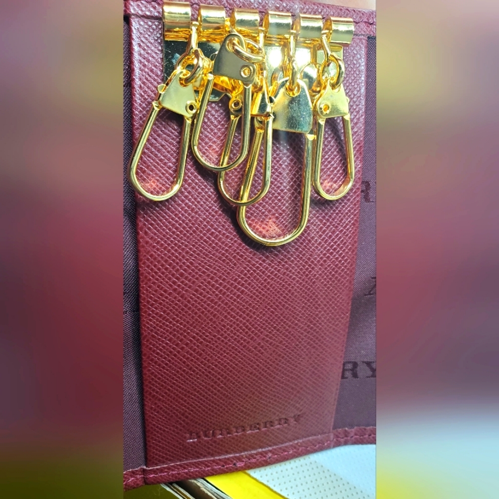 🔥HostPick🔥BURBERRY-AuthenticBurgundy Key Holder with Gold Accents -Like-New - - Picture 13 of 13